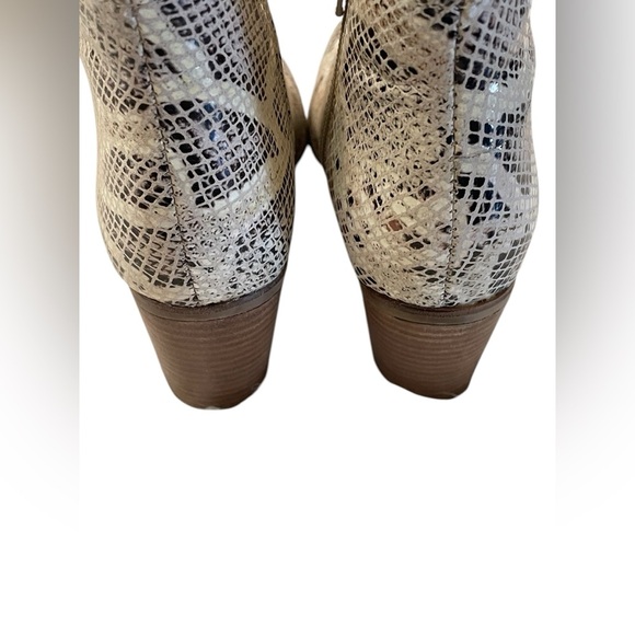Diba True Look Down Genuine Leather Snake Print Slip On Block Heel Boots Sz 7.5 - Picture 7 of 13